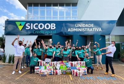 Sicoob Credicapital - Campanha do Dia do C arrecada mais de 12 mil produtos e ajuda cinco entidades sociais de Cascavel