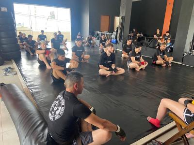 Atletas da Alfa e Omega de Kickboxing de Laranjeiras do Sul são graduados
