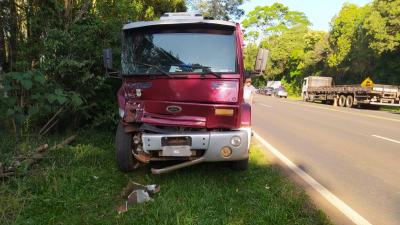 Laranjeiras: Acidente envolvendo seis veículos foi registrado na BR 277