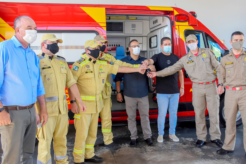 Corpo de Bombeiros de Laranjeiras do Sul recebe nova ambulância