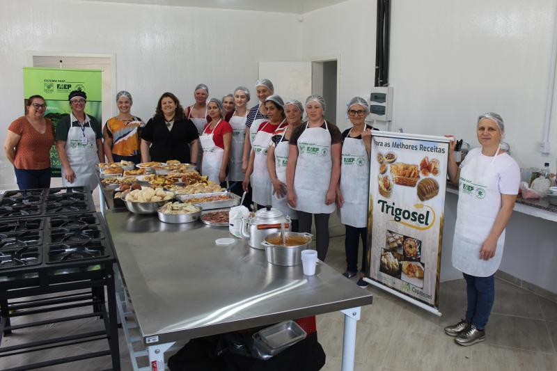 Cozinha-escola de Laranjeiras do Sul realiza com sucesso seu primeiro curso na nova estrutura
