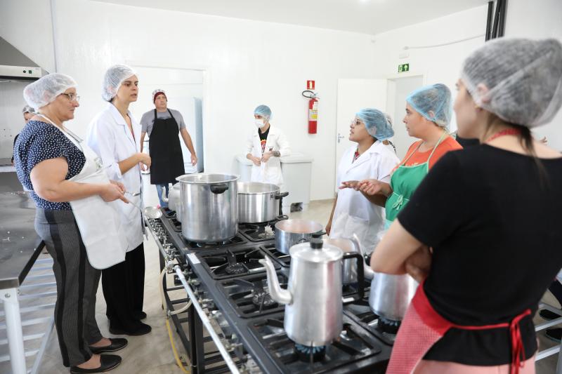 LS - Curso de “Boas práticas de fabricação e conservação de alimentos na prática” foi realizado na Cozinha Escola