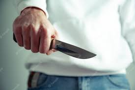 RBI: Homem vai até uma oficina e ameaça funcionário com facão