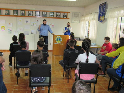 Sicoob e Leãozinho Clube  realizam Primeira Mostra Criativa e McDia feliz em Laranjeiras do Sul