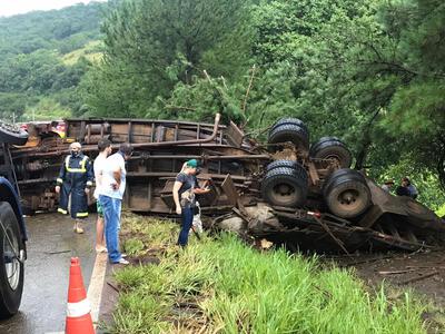 Marquinho: Acidente envolvendo dois caminhões boiadeiro aconteceu próximo ao Rio do Cobre 