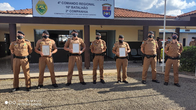 Laranjeiras: Comandante do 16Âº BPM esteve em Laranjeiras para prestar homenagem a policiais