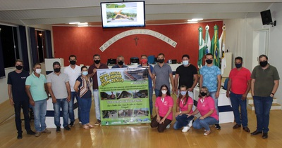 Líderes femininas da Coprossel apresentam projeto para construção de nova gruta na comunidade Linha Nova - RBI