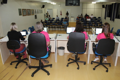 Líderes femininas da Coprossel apresentam projeto para construção de nova gruta na comunidade Linha Nova - RBI