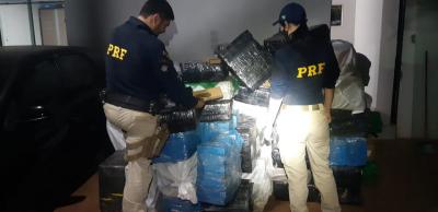 PRF apreende 2,7 toneladas de maconha na cidade de Ubiratã