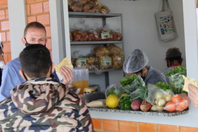 Poder público em Rio Bonito do Iguaçu inaugurou (15/07) espaço físico para Feira do Produtor Rural 