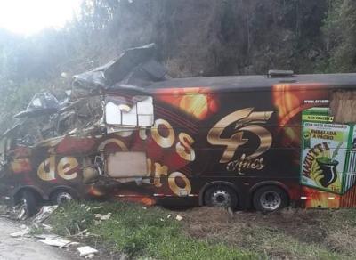 Grave acidente com ônibus do grupo Garotos de Ouro tira a vida de Airton Machado
