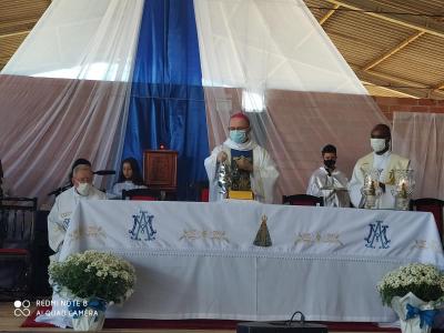 Missa das CrianÃ§as Ã© celebrada pelo bispo dom Amilton