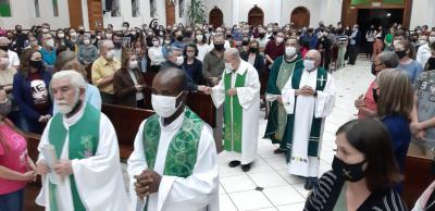 Comunidade de Laranjeiras do Sul se despediu dos Padres Xaverianos