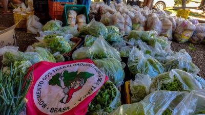 “Natal Sem Fome”: Famílias do MST partilham 5 toneladas de alimentos, em Laranjeiras do sul (18/12)