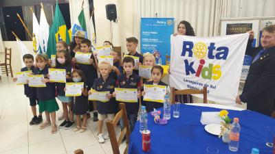 Rotary Clube de Laranjeiras do Sul na Festiva de 52 anos fundou o Rotakids