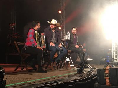 Antony & Gabriel Arrastaram Centenas de Pessoas no Show Nacional em Virmond