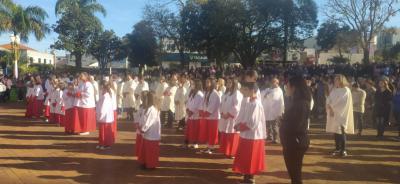 Paróquia Sant’Ana celebrou Corpus Christi com o retorno da procissão e missa campal