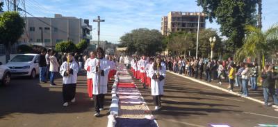 Paróquia Sant’Ana celebrou Corpus Christi com o retorno da procissão e missa campal