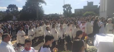 Paróquia Sant’Ana celebrou Corpus Christi com o retorno da procissão e missa campal