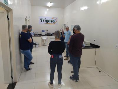 Em visita técnica, acadêmicos do Centro Universitário da Campo Real, conhecem o Moinho Coprossel em Laranjeiras do Sul  