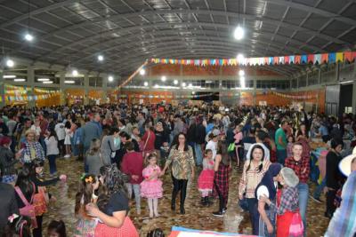 Festa Paroquial da Catequese de Laranjeiras do Sul reuniu Centenas de Pessoas