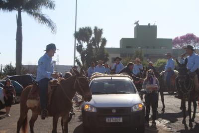 Cavalgada da Padroeira Sant’Ana reúne dezenas de cavaleiros