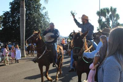 Cavalgada da Padroeira Sant’Ana reúne dezenas de cavaleiros