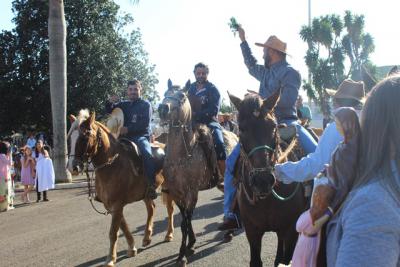 Cavalgada da Padroeira Sant’Ana reúne dezenas de cavaleiros