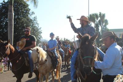 Cavalgada da Padroeira Sant’Ana reúne dezenas de cavaleiros