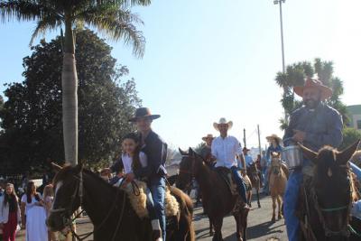 Cavalgada da Padroeira Sant’Ana reúne dezenas de cavaleiros