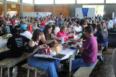 Festa de Sant’Ana comercializou 1.500 quilos de churrasco