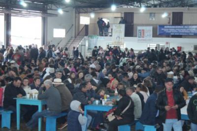  Bingo com Pavilhão lotado movimentou a programação festiva do Bom Jesus em Campo Mendes