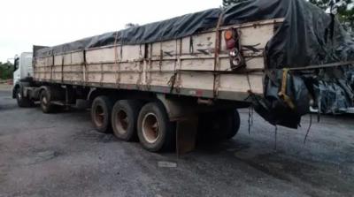 Palmeira: Sete professores morrem em acidente entre van e caminhão na BR-376