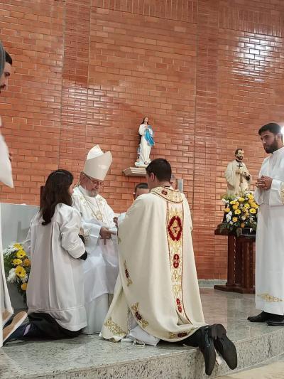 Cantagalense Everson Kloster foi ordenado padre no sÃ¡bado