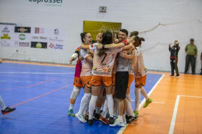 Em Festa de Gala do Futsal Feminino Leoas da Serra vencem o Operário Laranjeiras