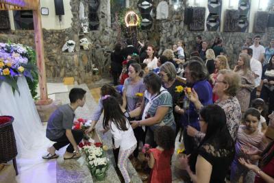 Dezenas de fiéis participaram do 1º dia da Novena em louvor a Nossa Senhora Aparecida em Laranjeiras do Sul