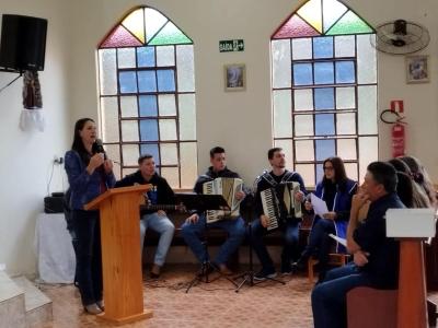 Em Rio Novo, na Missa Solene teve coroação da Imagem de N.Sra. Aparecida