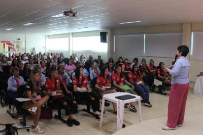 Evento Outubro Rosa Coprossel demonstra força, importância e superação da mulher 