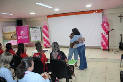 Evento Outubro Rosa Coprossel demonstra força, importância e superação da mulher 