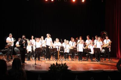 EspetÃ¡culo da Banda Municipal de Laranjeiras do Sul lota Cine Teatro