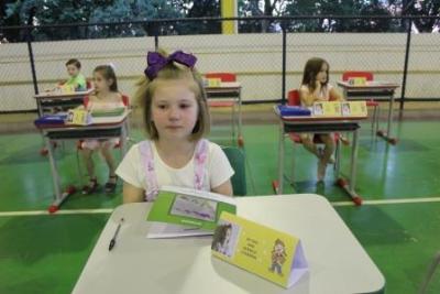 Noite de Autógrafos dos alunos do Jardim 2 da Escola Aluísio Maier foi um verdadeiro sucesso