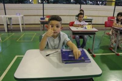 Noite de Autógrafos dos alunos do Jardim 2 da Escola Aluísio Maier foi um verdadeiro sucesso