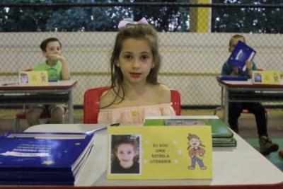 Noite de Autógrafos dos alunos do Jardim 2 da Escola Aluísio Maier foi um verdadeiro sucesso