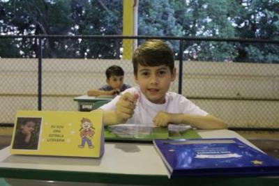 Noite de Autógrafos dos alunos do Jardim 2 da Escola Aluísio Maier foi um verdadeiro sucesso