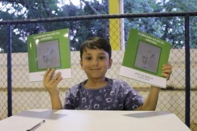 Noite de Autógrafos dos alunos do Jardim 2 da Escola Aluísio Maier foi um verdadeiro sucesso