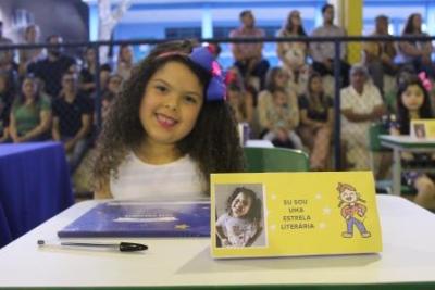 Noite de Autógrafos dos alunos do Jardim 2 da Escola Aluísio Maier foi um verdadeiro sucesso