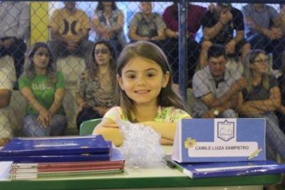 Noite de Autógrafos dos alunos do Jardim 2 da Escola Aluísio Maier foi um verdadeiro sucesso