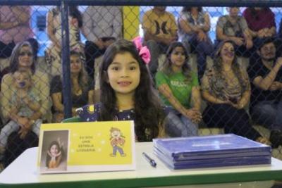 Noite de Autógrafos dos alunos do Jardim 2 da Escola Aluísio Maier foi um verdadeiro sucesso