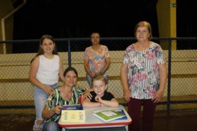 Noite de Autógrafos dos alunos do Jardim 2 da Escola Aluísio Maier foi um verdadeiro sucesso