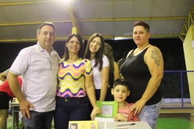 Noite de Autógrafos dos alunos do Jardim 2 da Escola Aluísio Maier foi um verdadeiro sucesso